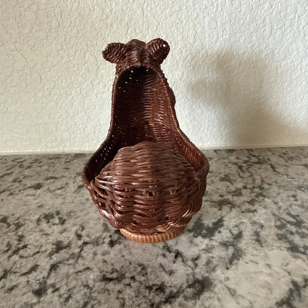 Vtg Wicker Squirrel & Acorn Basket Nut Candy Trinket Plant Cottagecore